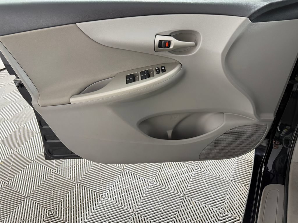 Used 2012 Toyota Corolla LE FWD image 10