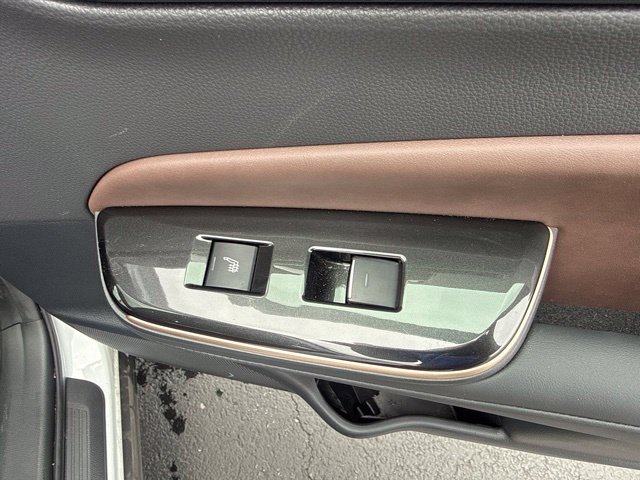Used 2024 Toyota Crown AWD/4WD image 30
