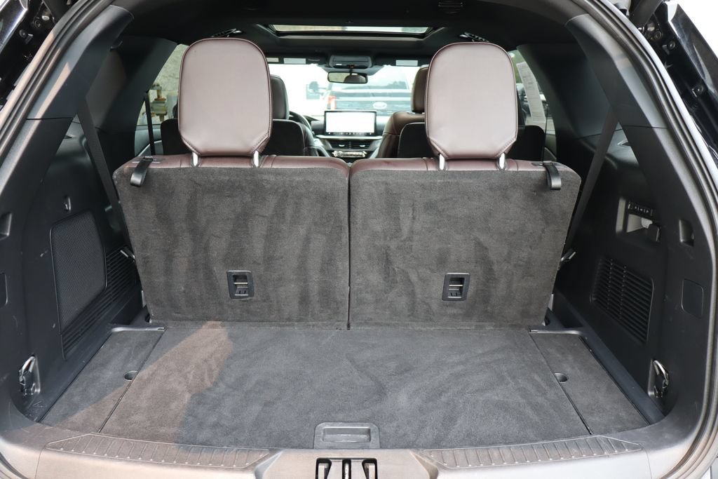 Used 2025 Ford Explorer Platinum w/ LUX Leather Package AWD/4WD image 30