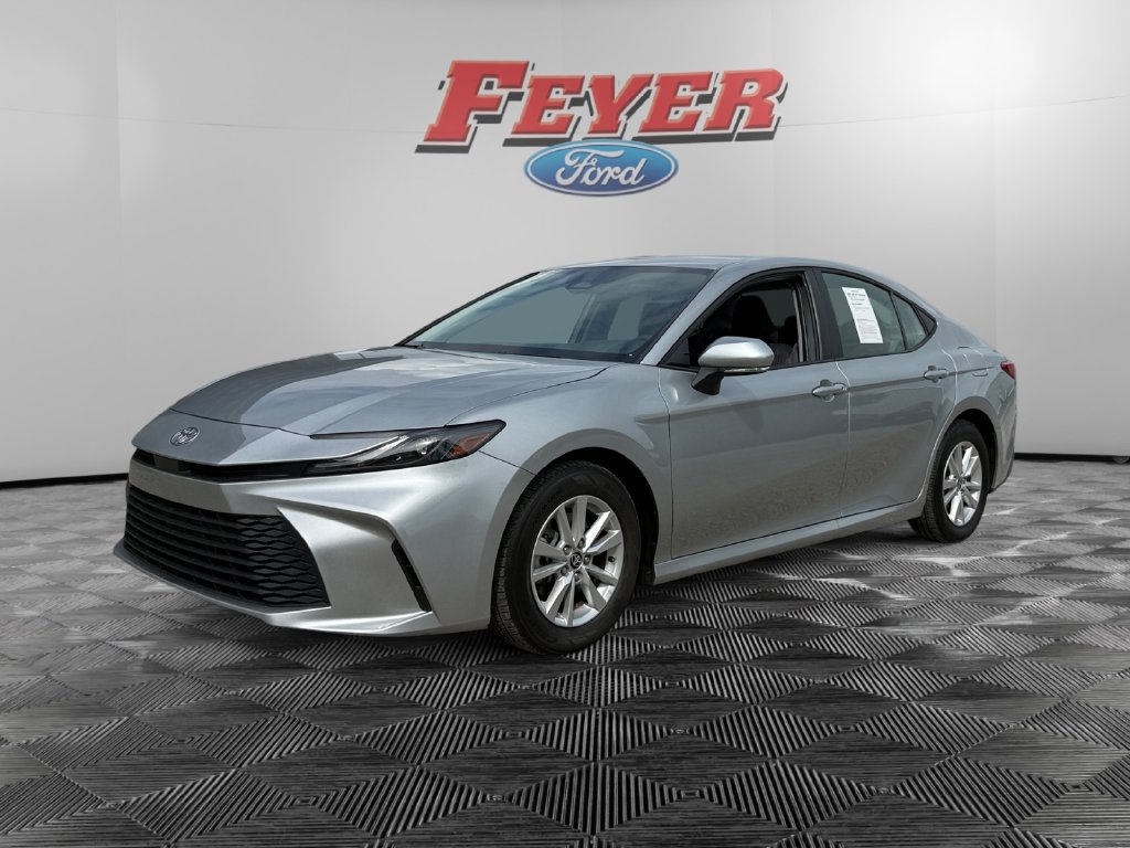 Used 2025 Toyota Camry LE FWD image 1