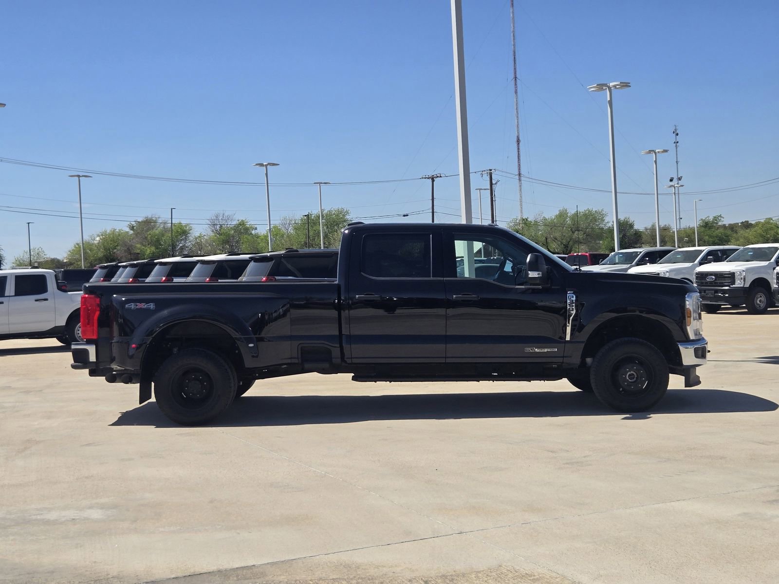 Used 2025 Ford F350 XLT image 7