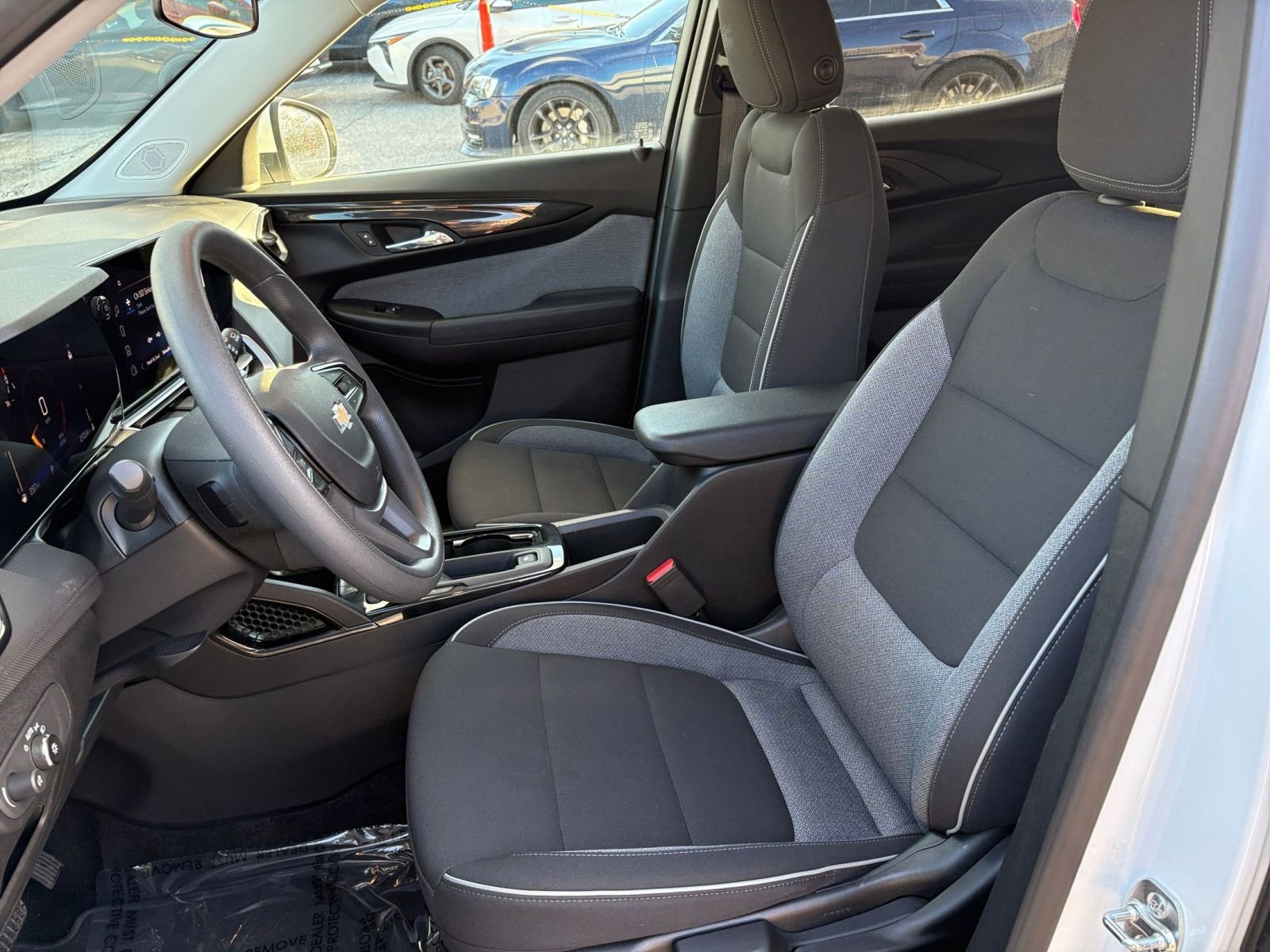 Used 2025 Chevrolet TrailBlazer LT image 34
