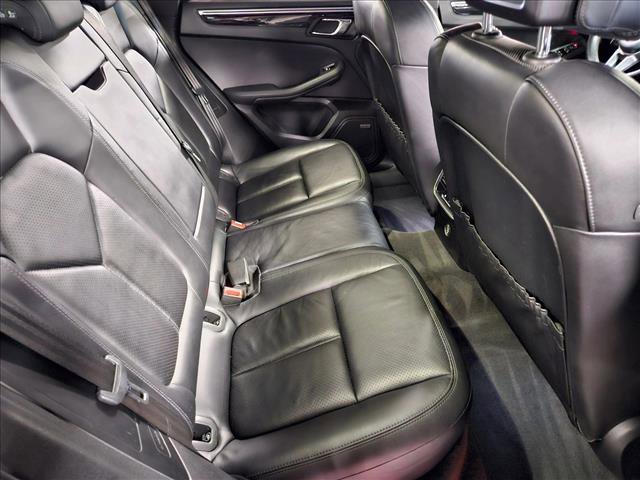 Used 2017 Porsche Macan S image 18