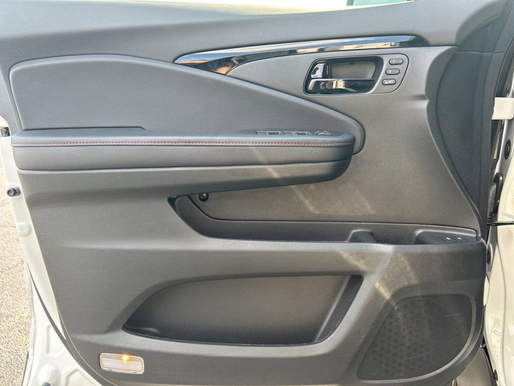 Used 2024 Honda Passport Black Edition image 10