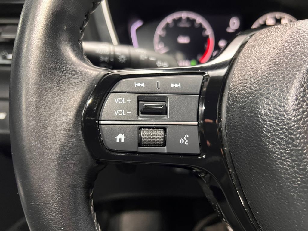 Used 2023 Honda Pilot Touring image 9