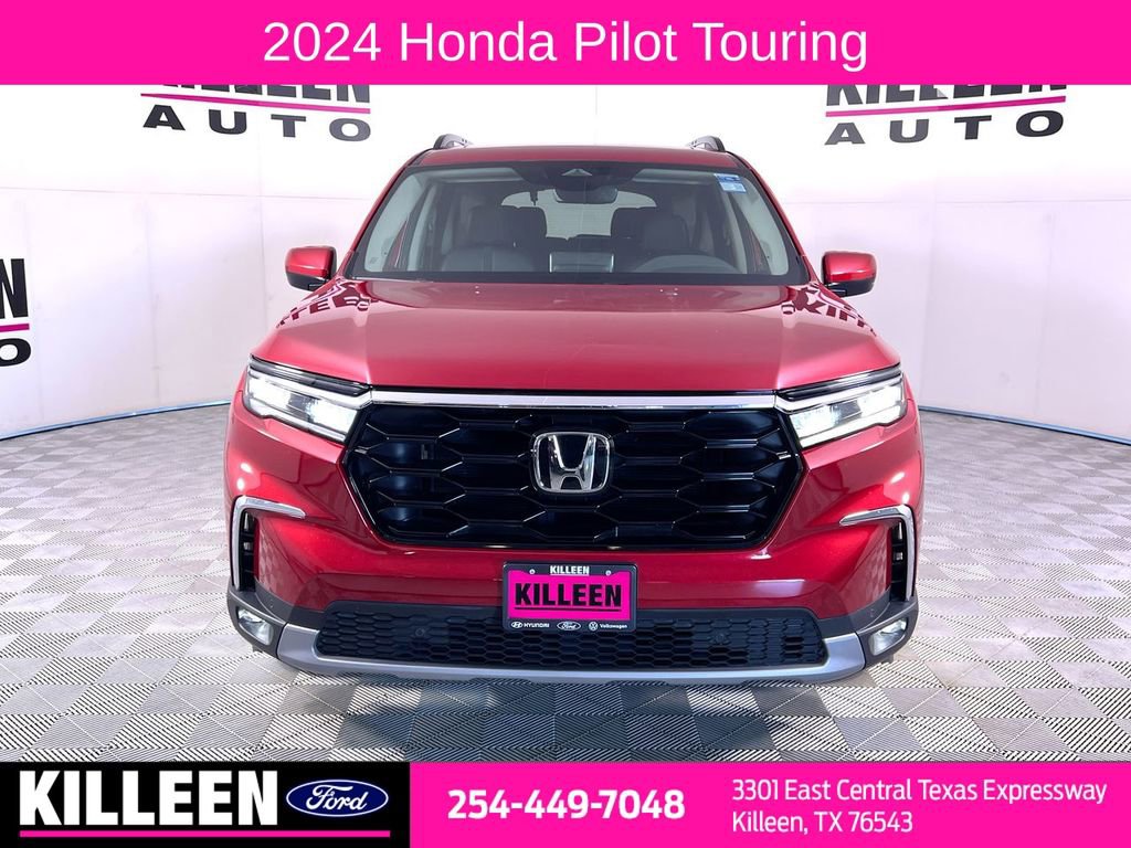 Used 2024 Honda Pilot Touring image 2