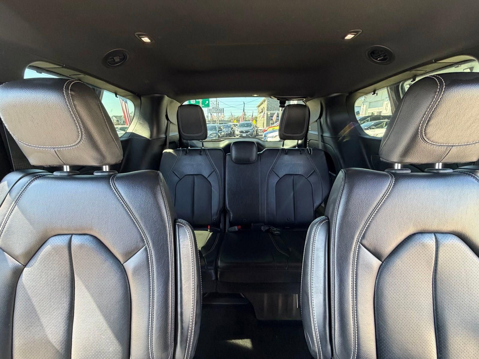 Used 2019 Chrysler Pacifica Touring-L Plus w/ Advanced Safetytec Group image 24