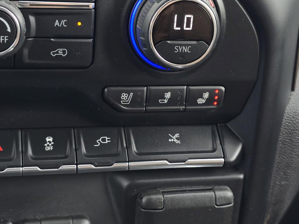 Used 2021 Chevrolet Silverado 1500 High Country w/ Technology Package AWD/4WD image 26