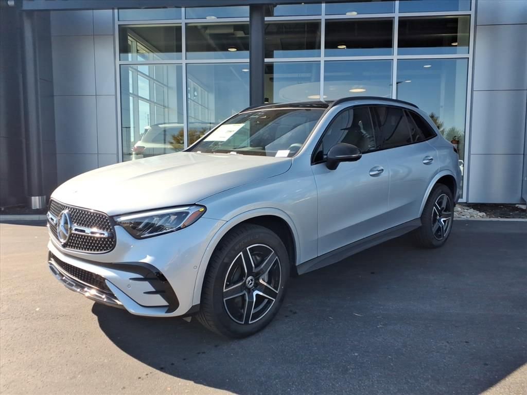 Certified 2026 Mercedes-Benz GLC 300 4MATIC image 2