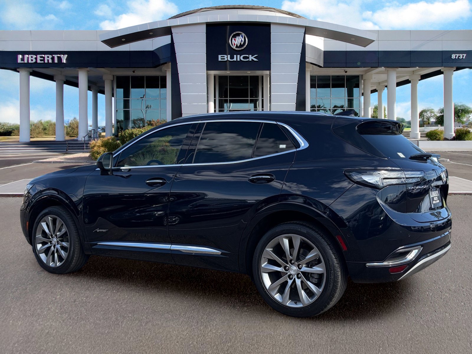 Used 2021 Buick Envision Avenir w/ Technology Package II FWD image 7