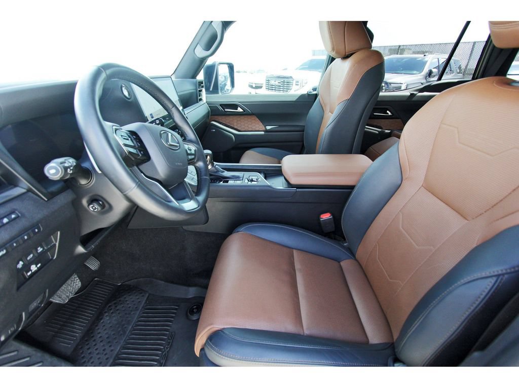 Used 2025 Lexus GX 550 w/ Accessory Package (2T) AWD/4WD image 6