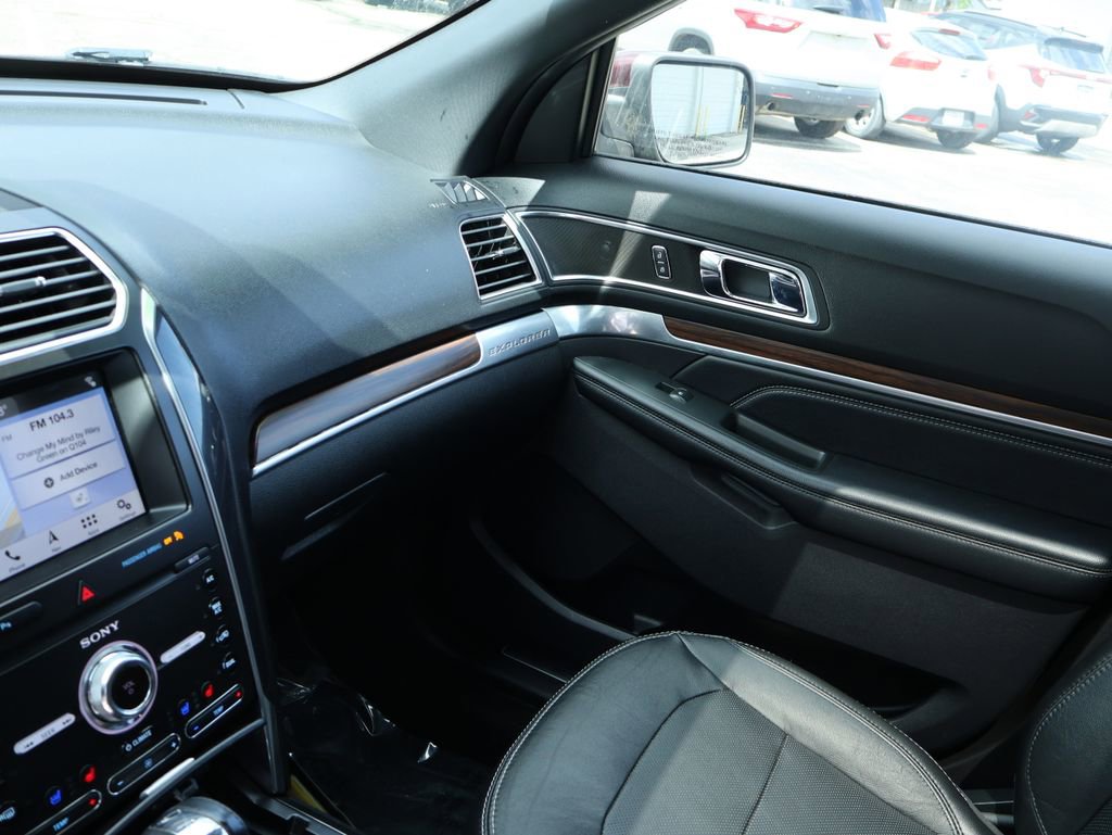 Used 2019 Ford Explorer Limited w/ Safe & Smart Package AWD/4WD image 23