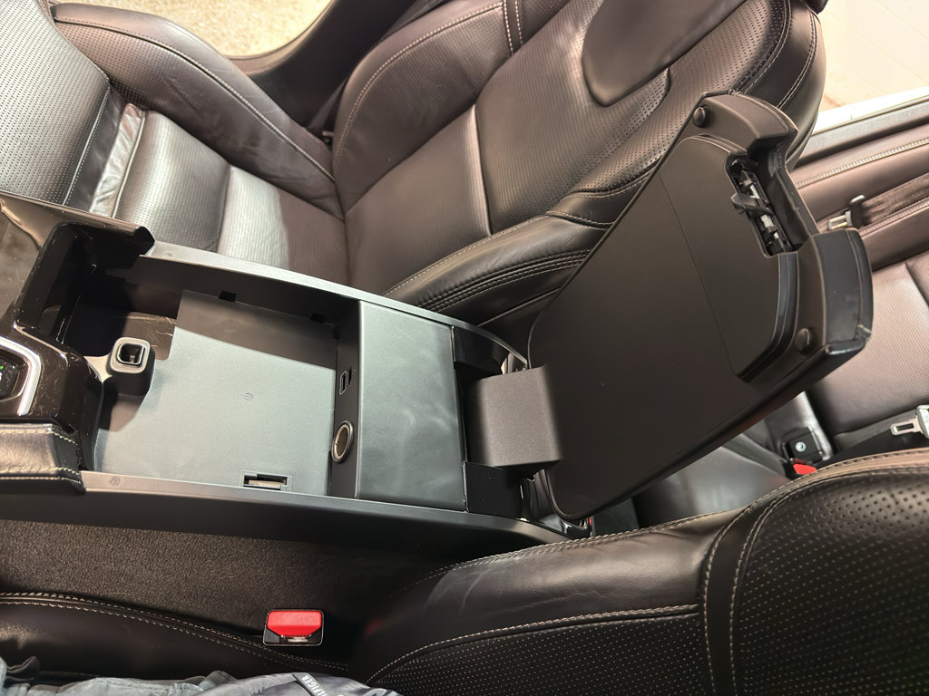 Used 2019 Volvo S60 T8 Inscription image 21