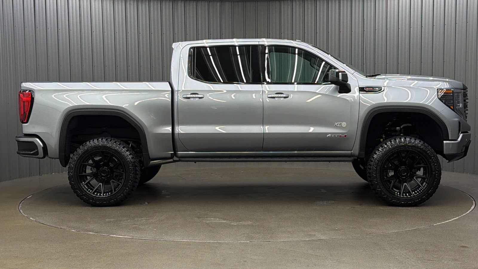 Used 2026 GMC Sierra 1500 AT4 w/ AT4 Premium Package AWD/4WD image 6