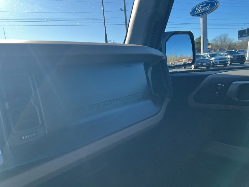 Used 2022 Ford Bronco Wildtrak image 14