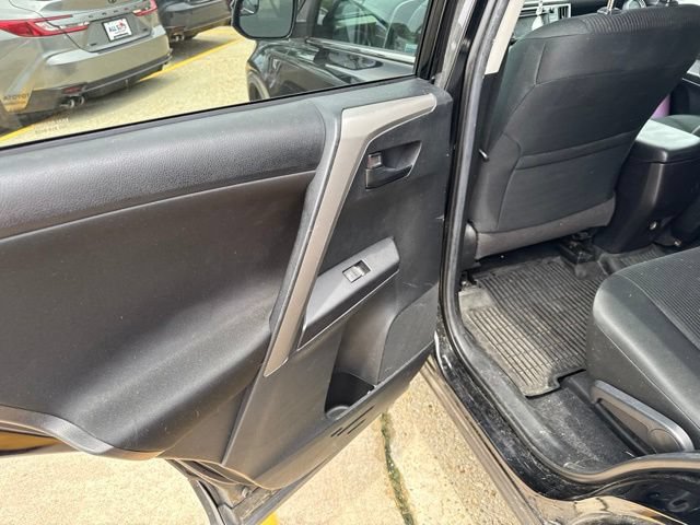 Used 2018 Toyota RAV4 LE w/ All Weather Liner Package AWD/4WD image 25