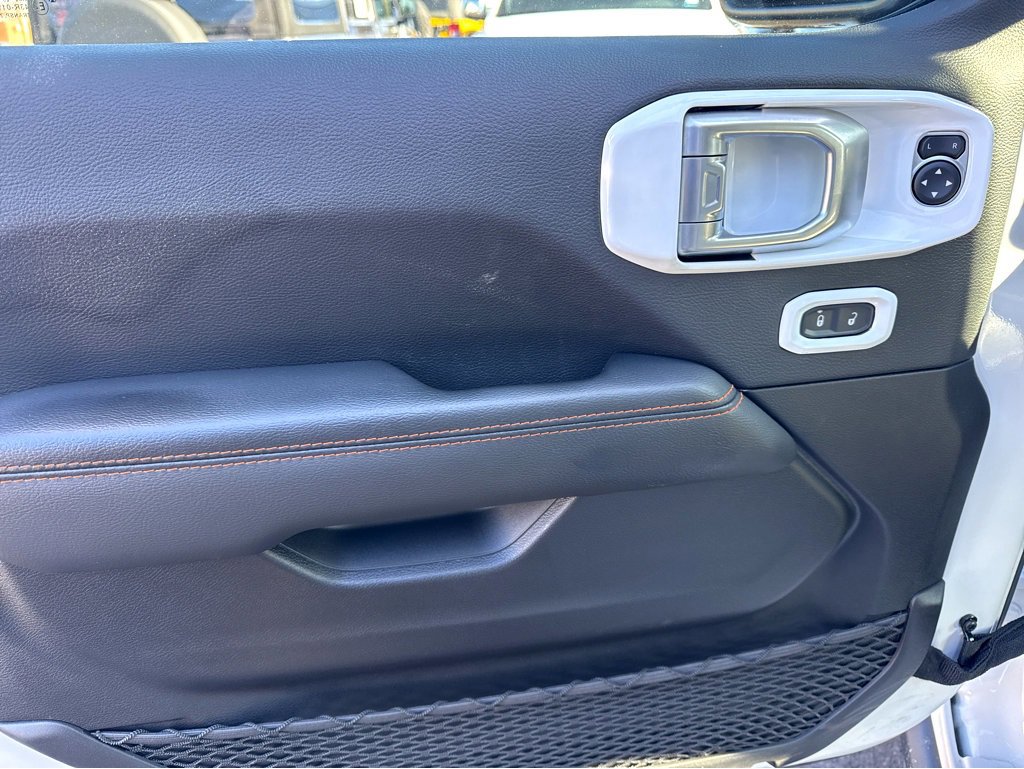 Certified 2023 Jeep Gladiator Mojave w/ Cold Weather Group image 12