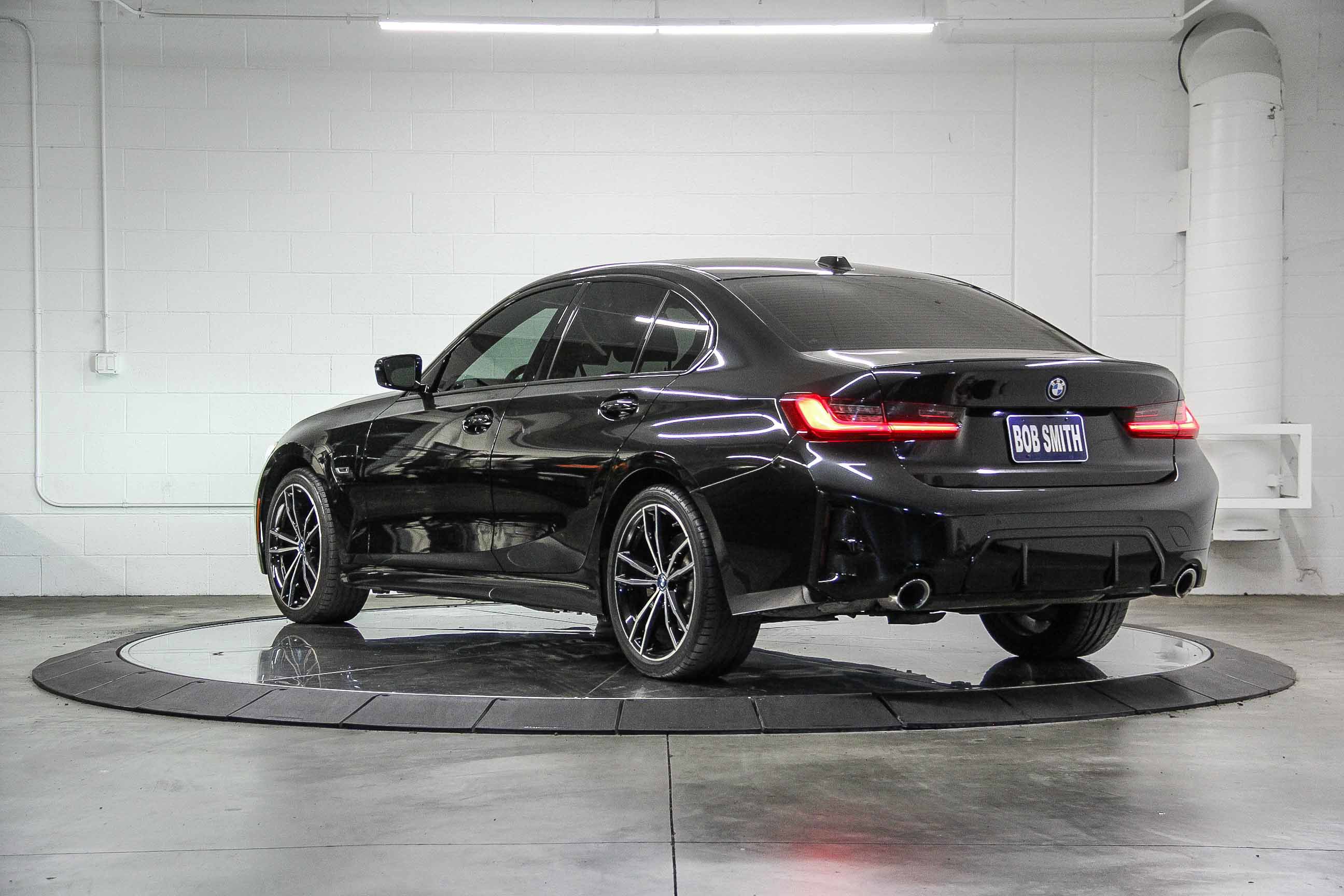 Certified 2023 BMW 330e w/ M Sport Package image 4