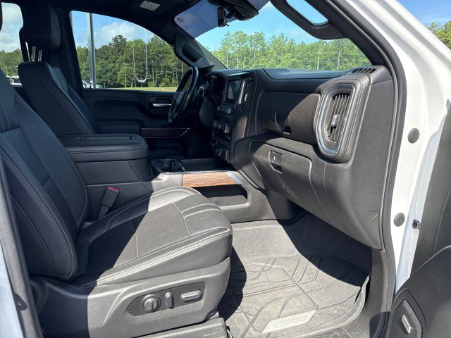 Used 2022 Chevrolet Silverado 1500 High Country w/ Technology Package image 9