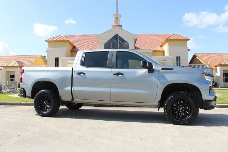 Used 2023 Chevrolet Silverado 1500 LT Trail Boss w/ Convenience Package II AWD/4WD image 3