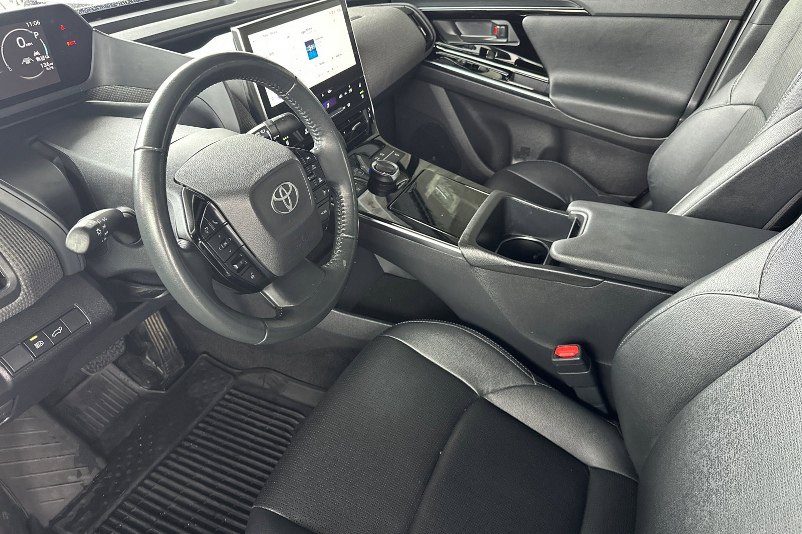 Used 2023 Toyota bZ4X Limited image 12