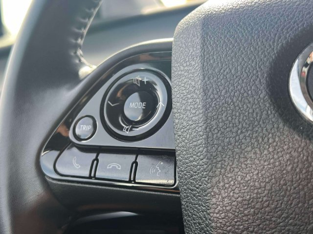 Used 2021 Toyota Prius Prime LE FWD image 21