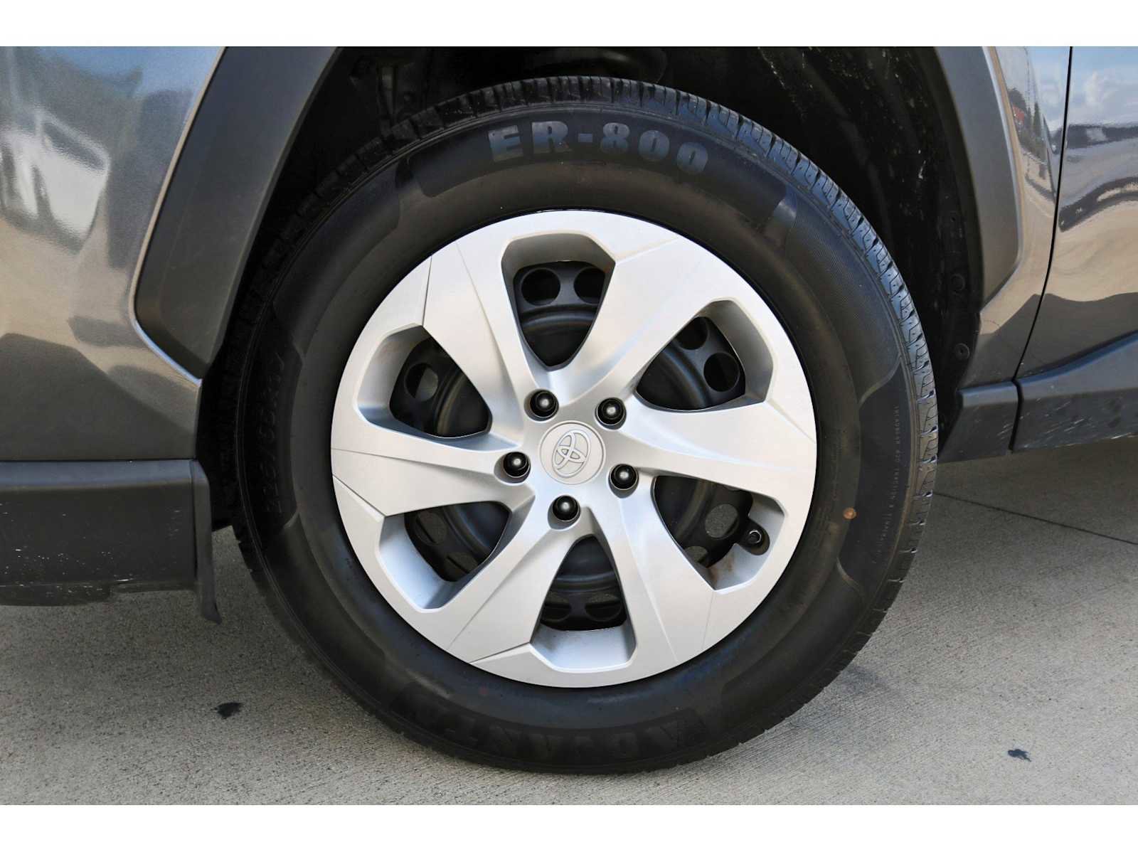 Used 2023 Toyota RAV4 LE image 28