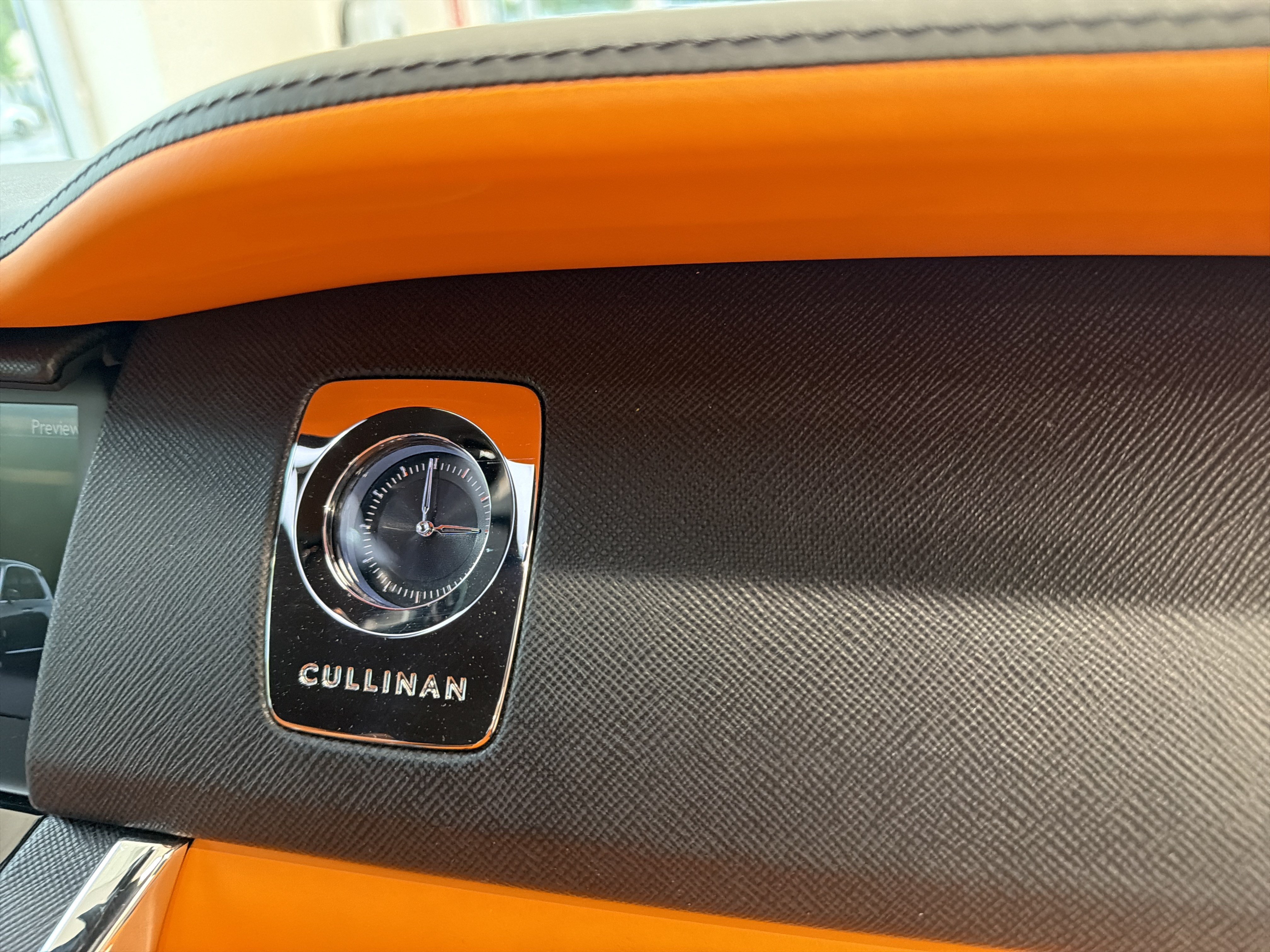 Certified 2022 Rolls-Royce Cullinan AWD/4WD image 36