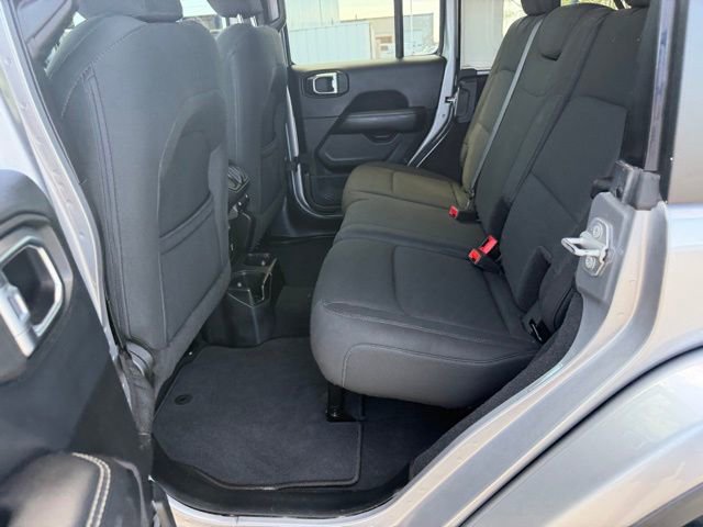 Used 2018 Jeep Wrangler Unlimited Sahara w/ Cold Weather Group image 14