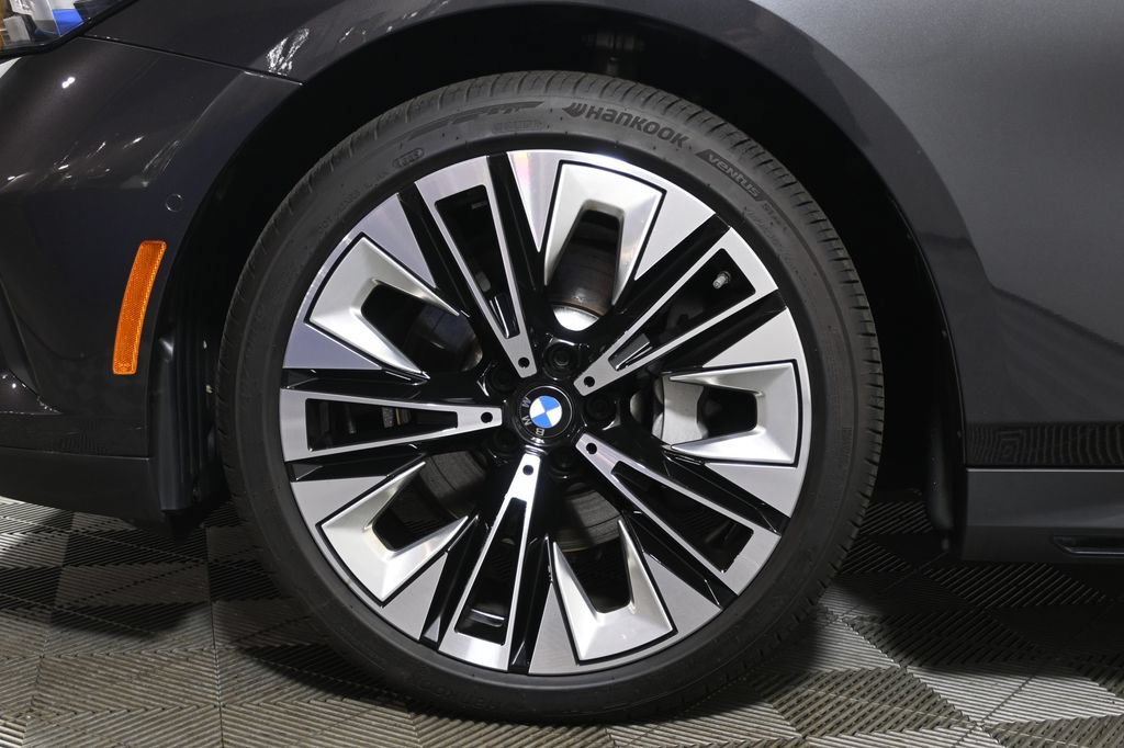 Certified 2026 BMW 530i xDrive AWD/4WD image 12