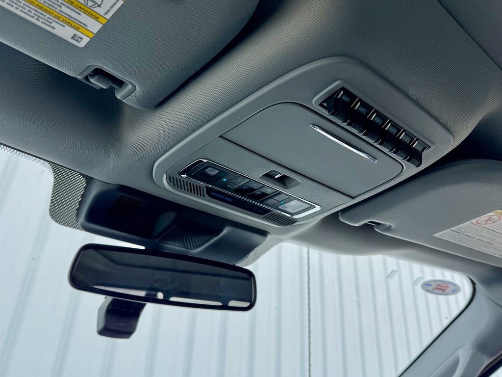 Used 2023 Ford F350 Lariat w/ Lariat Ultimate Package image 28