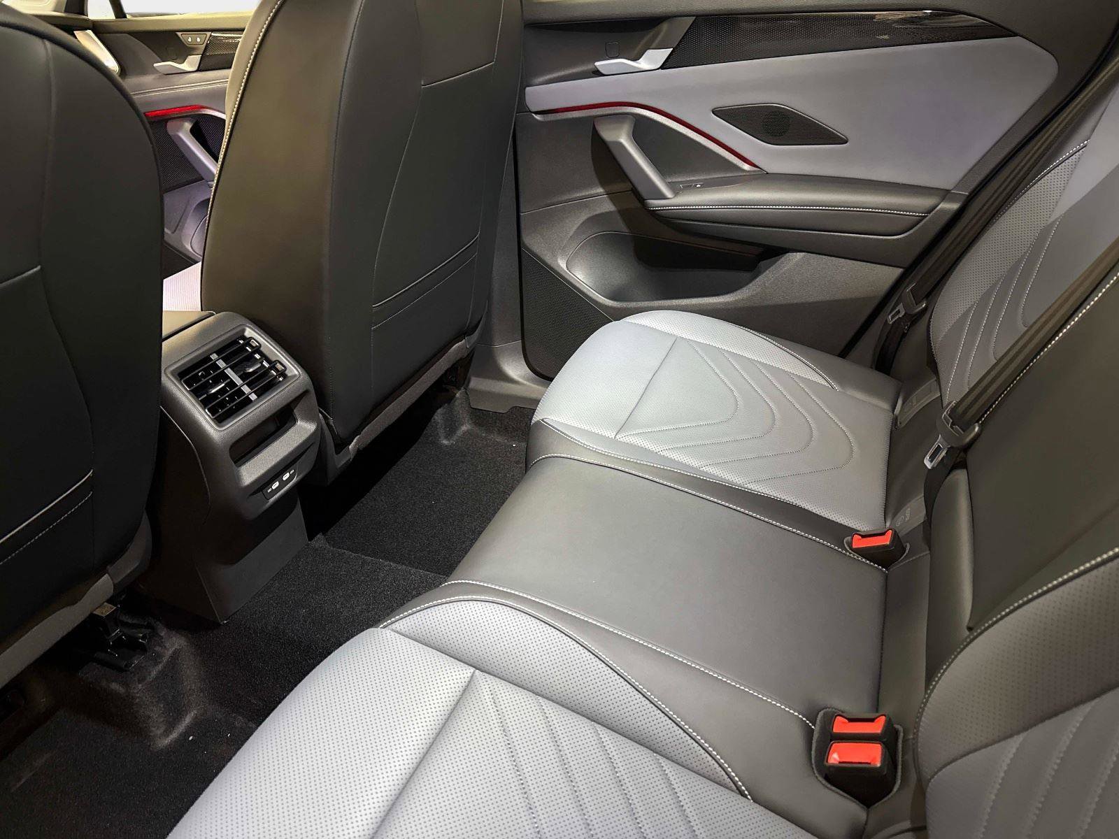 New 2026 Volkswagen Tiguan SE image 12