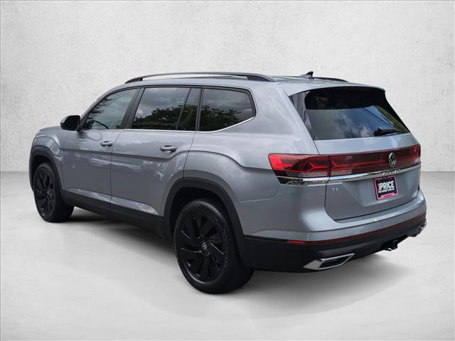 Used 2024 Volkswagen Atlas SE w/ Panoramic Sunroof Package FWD image 8