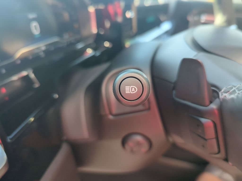 Used 2025 Chevrolet Silverado 1500 High Country w/ Z71 Off-Road Package image 36