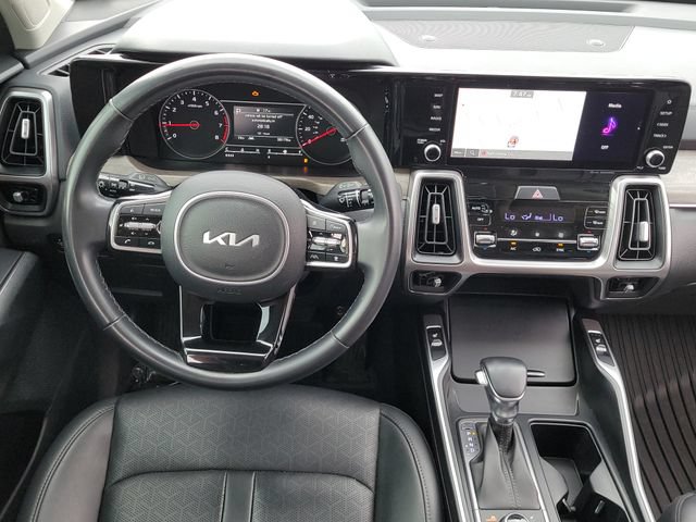 Certified 2023 Kia Sorento X-Line EX AWD/4WD image 12