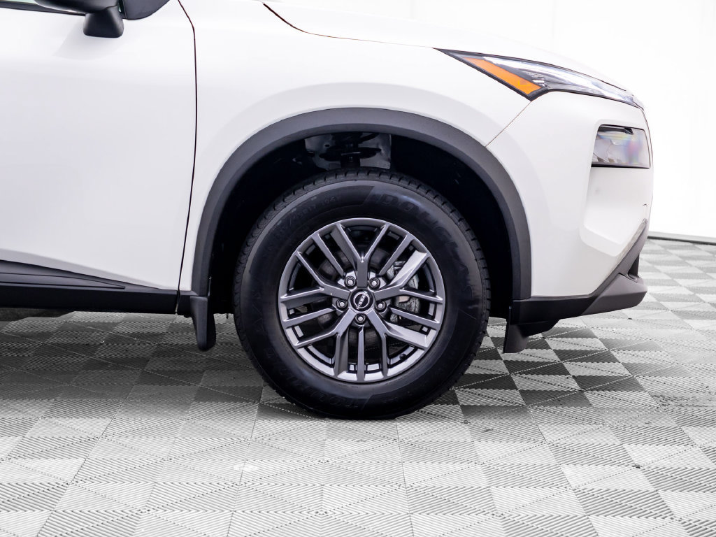 Used 2023 Nissan Rogue S AWD/4WD image 35