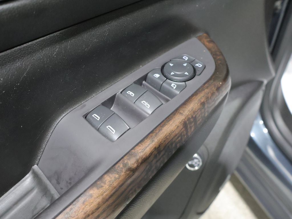 Used 2020 GMC Acadia Denali w/ Technology Package AWD/4WD image 14