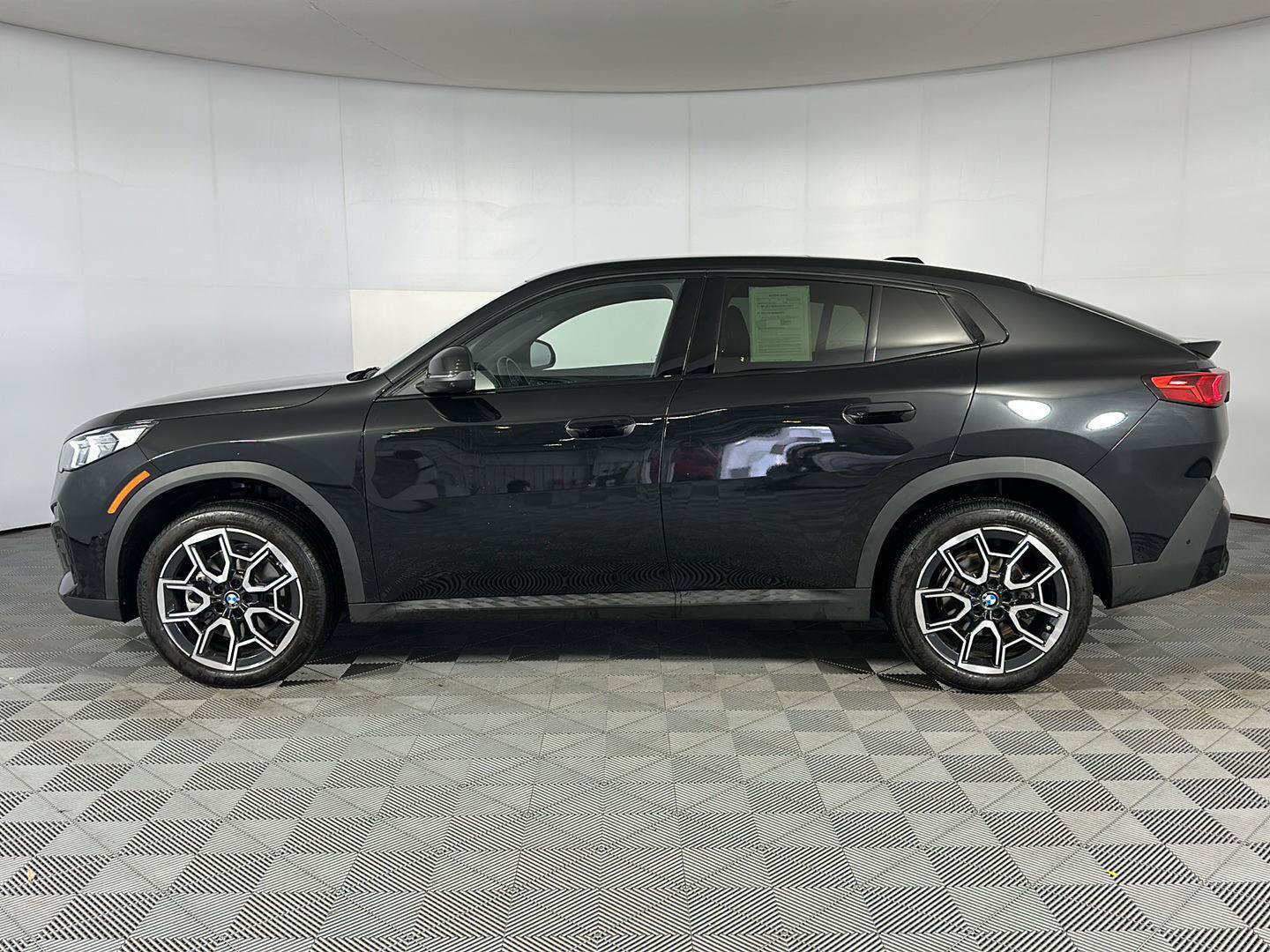 New 2026 BMW X2 xDrive28i w/ Technology Package AWD/4WD image 6