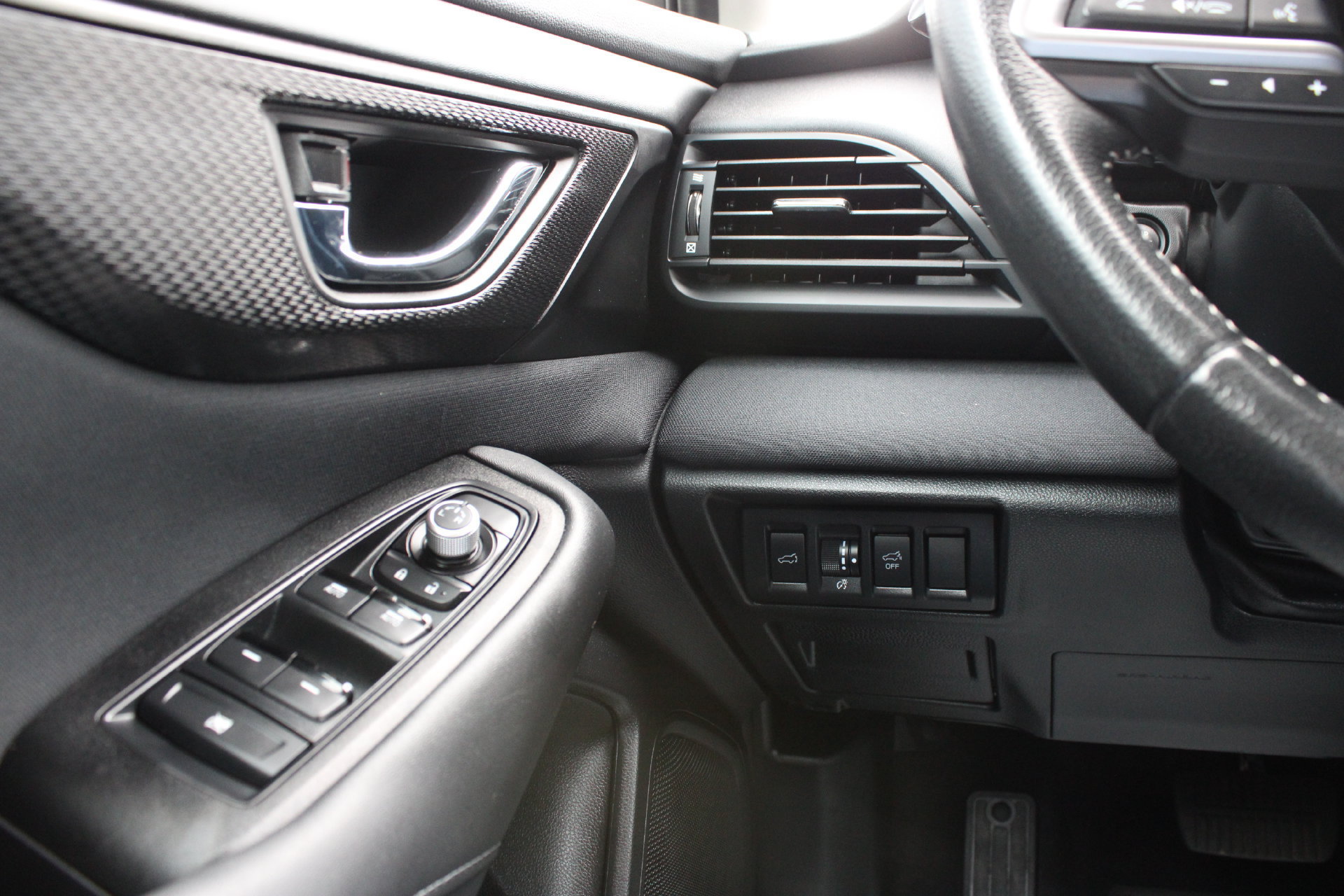 Used 2025 Subaru Outback Premium AWD/4WD image 27