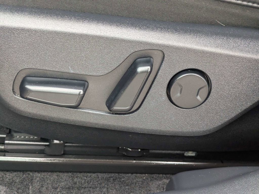 Used 2023 Kia EV6 Wind RWD image 21