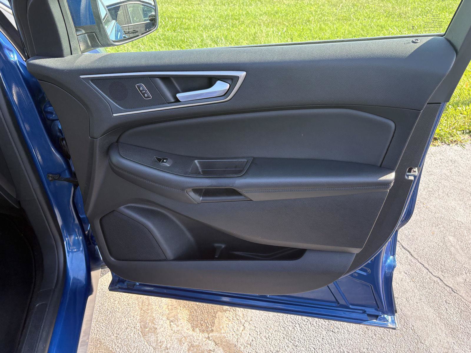 Used 2024 Ford Edge SEL AWD/4WD image 17