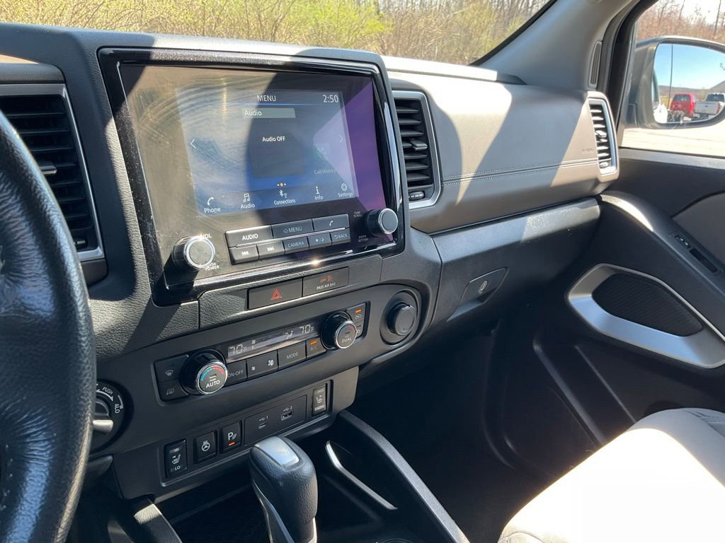 Used 2022 Nissan Frontier SV image 12