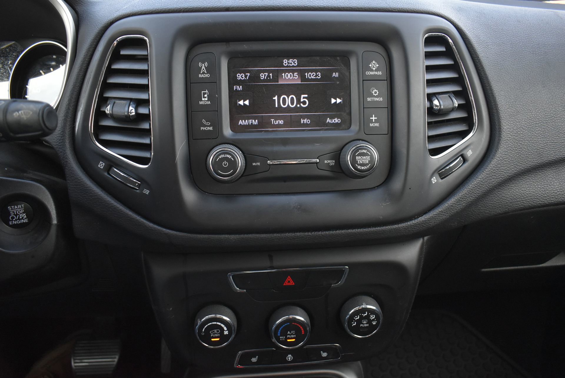 Used 2018 Jeep Compass Latitude w/ Cold Weather Group image 22