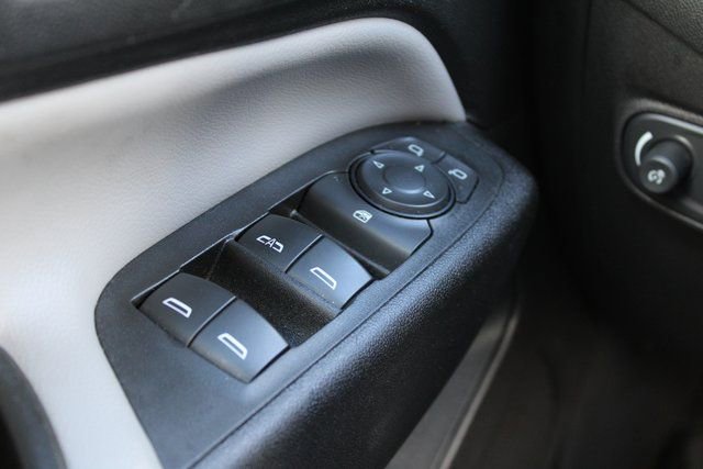 Used 2022 Chevrolet Equinox LT w/ Driver Convenience Package image 33