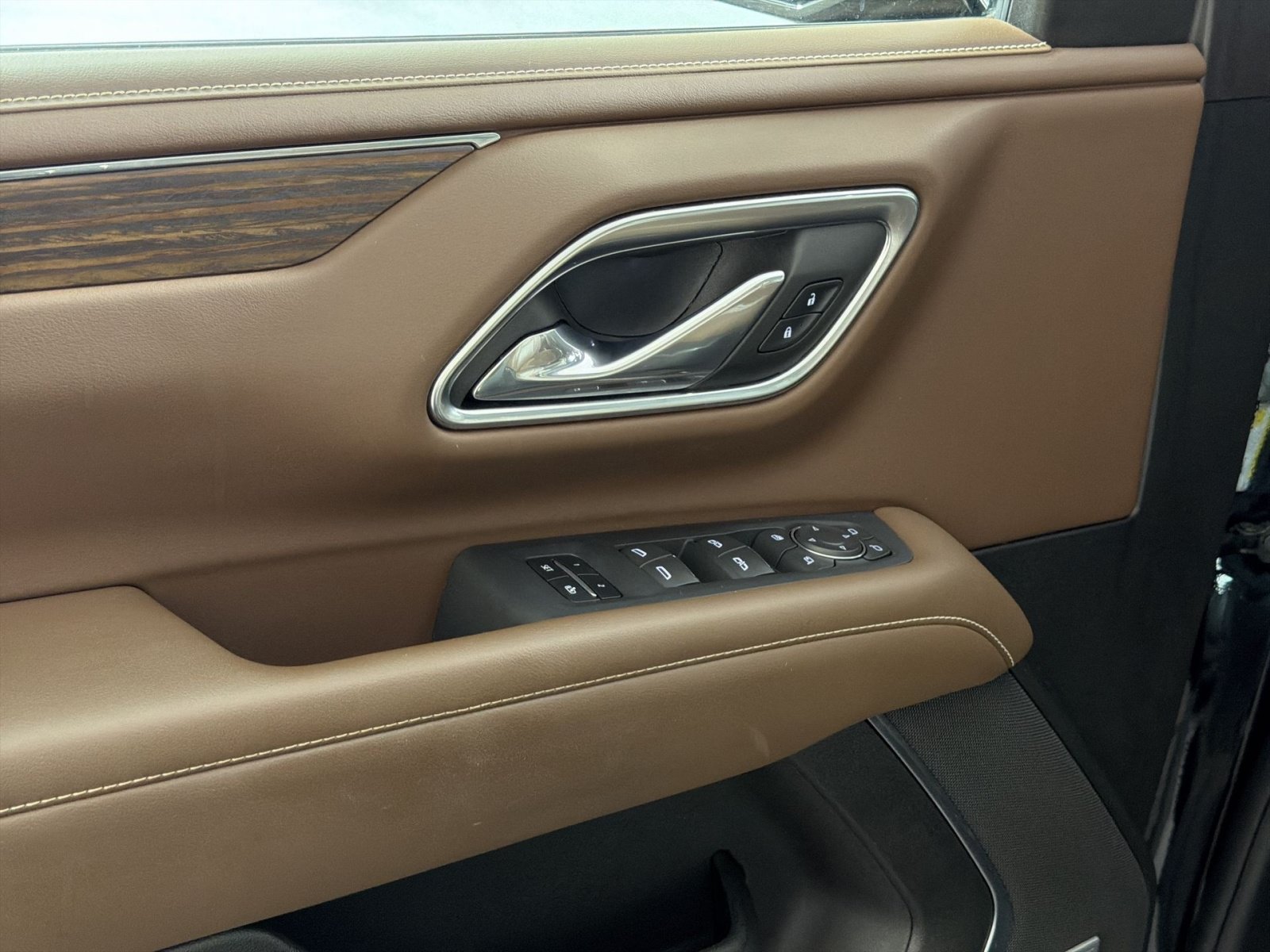 Used 2023 Chevrolet Tahoe High Country AWD/4WD image 15