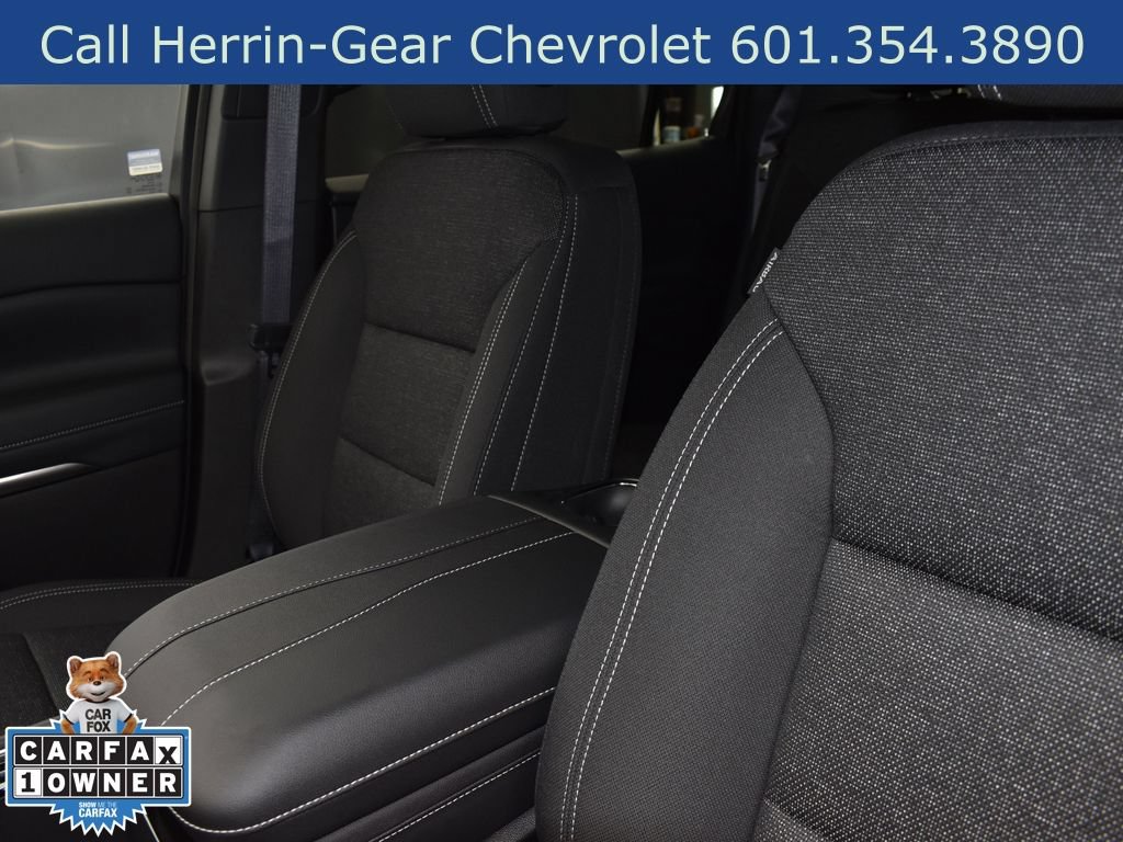 Used 2025 Chevrolet Traverse LT FWD image 13