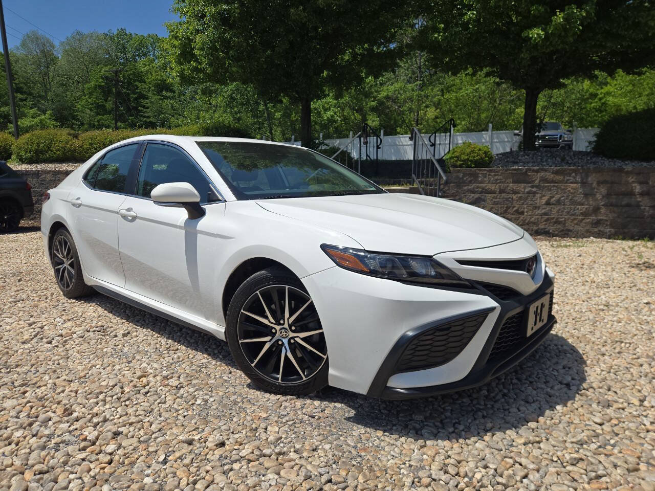 Used 2022 Toyota Camry SE w/ Cold Weather Package AWD/4WD image 32