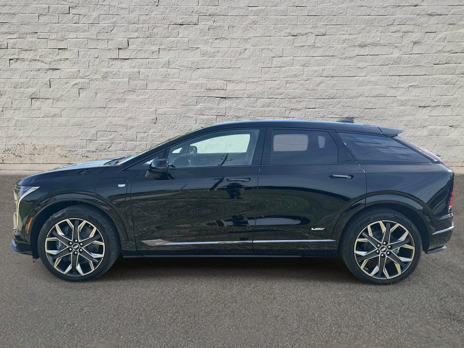 New 2026 Cadillac Optiq V w/ LPO, Floor Liner Package AWD/4WD image 2