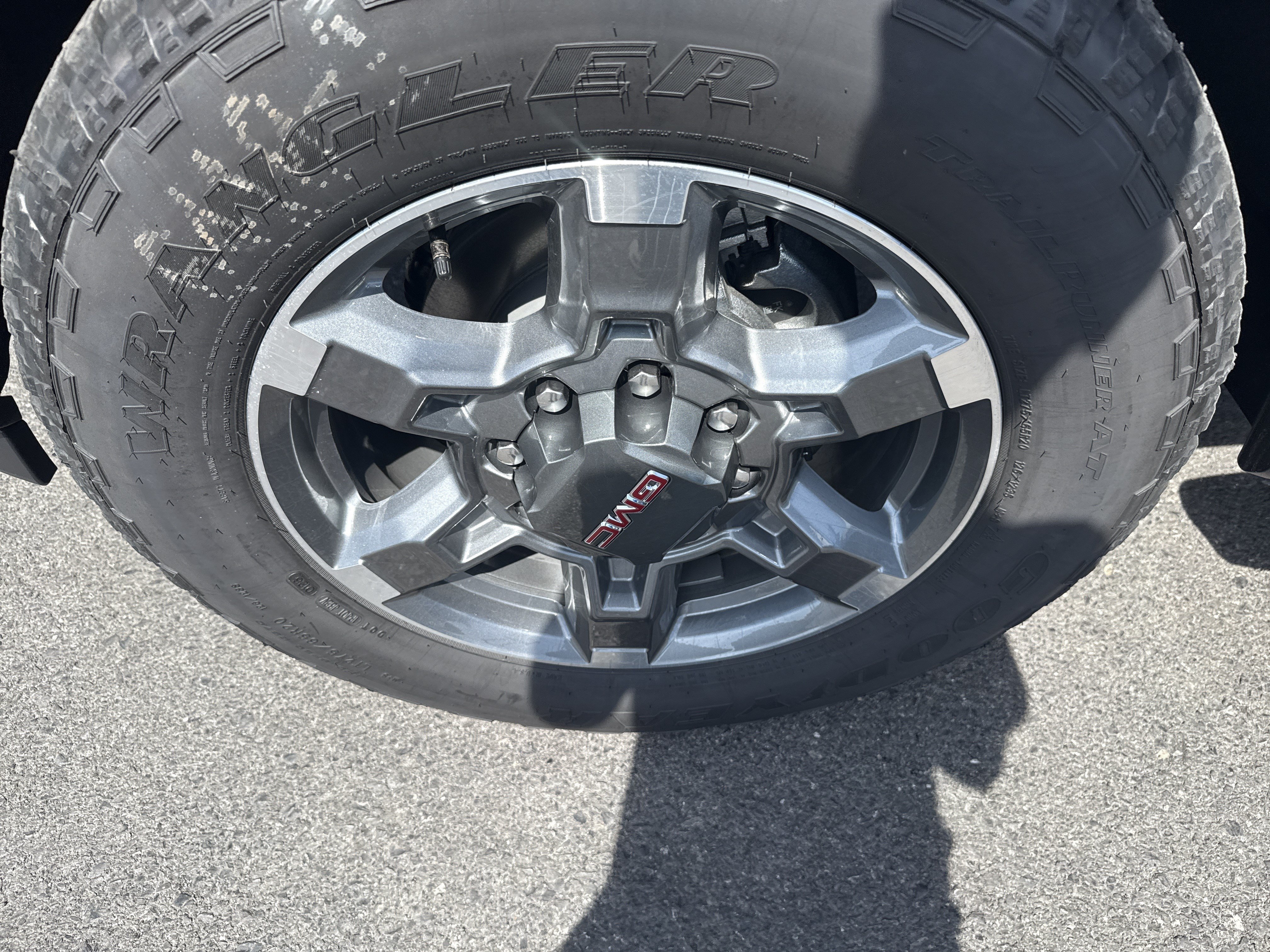 New 2026 GMC Sierra 2500 SLT AWD/4WD image 10