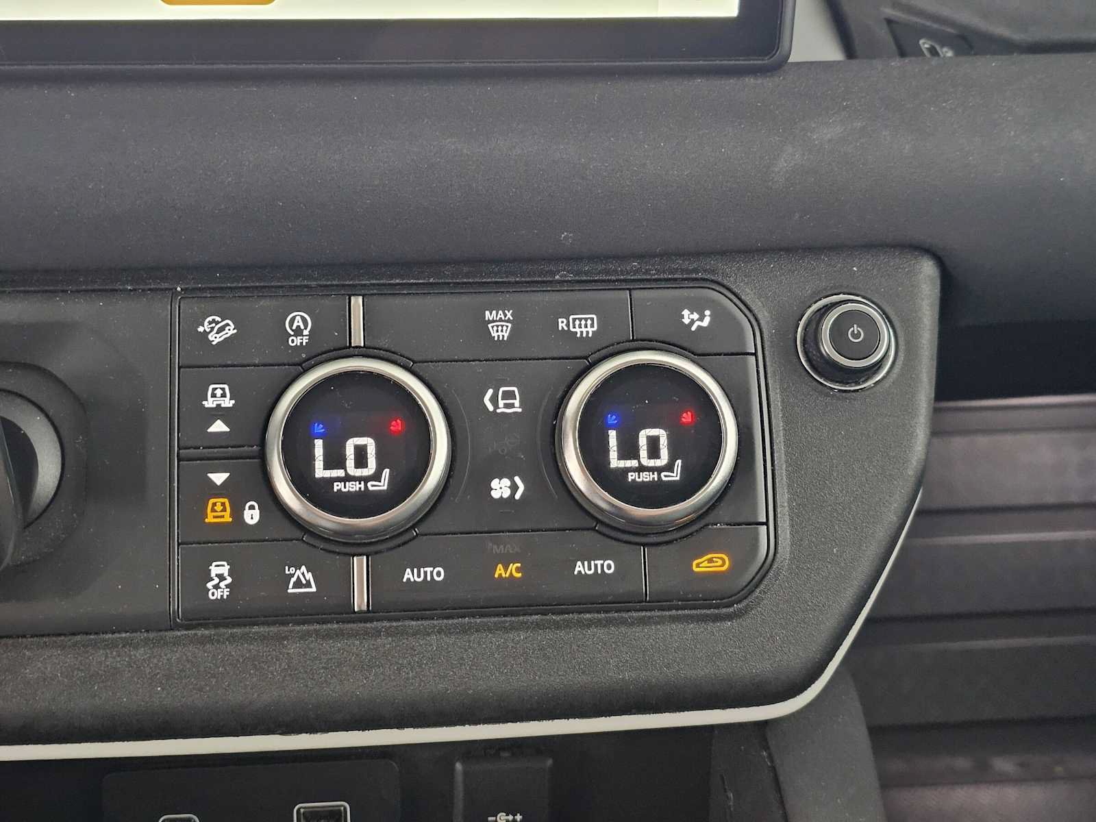 Used 2023 Land Rover Defender 110 S AWD/4WD image 28